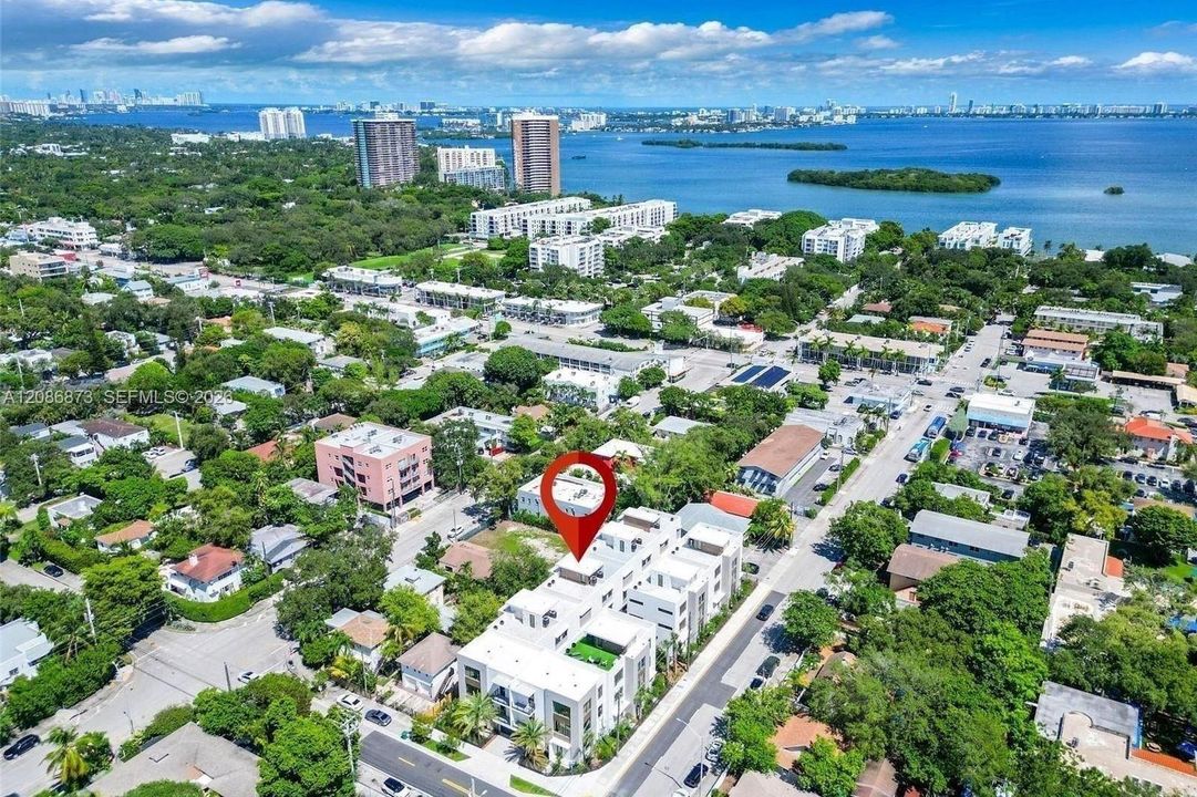 En Venta: $1,000,000 (3 camas, 3 baños, 2345 Pies cuadrados)