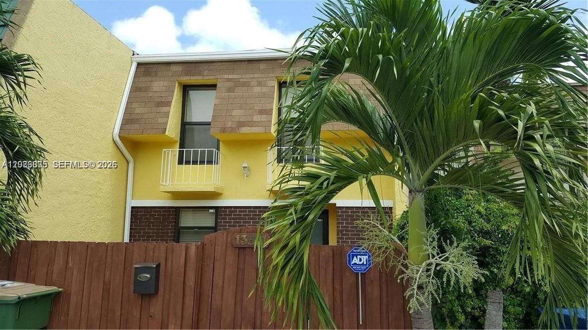 В аренду: $3,300 (3 спален, 2 ванн, 1640 Квадратных фут)
