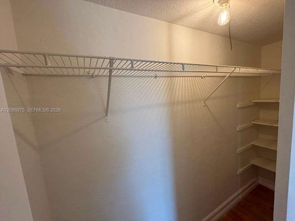 В аренду: $3,300 (3 спален, 2 ванн, 1640 Квадратных фут)