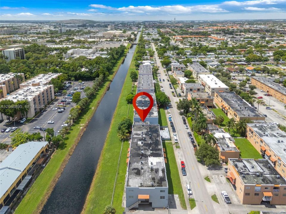En Venta: $240,000 (2 camas, 2 baños, 1037 Pies cuadrados)