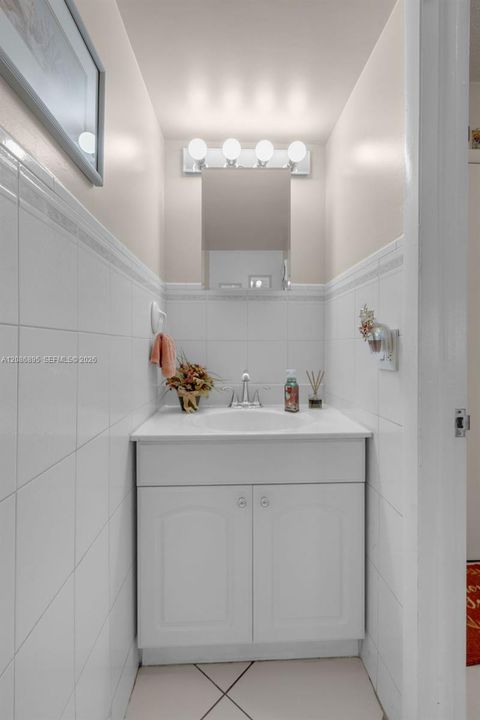 En Venta: $240,000 (2 camas, 2 baños, 1037 Pies cuadrados)