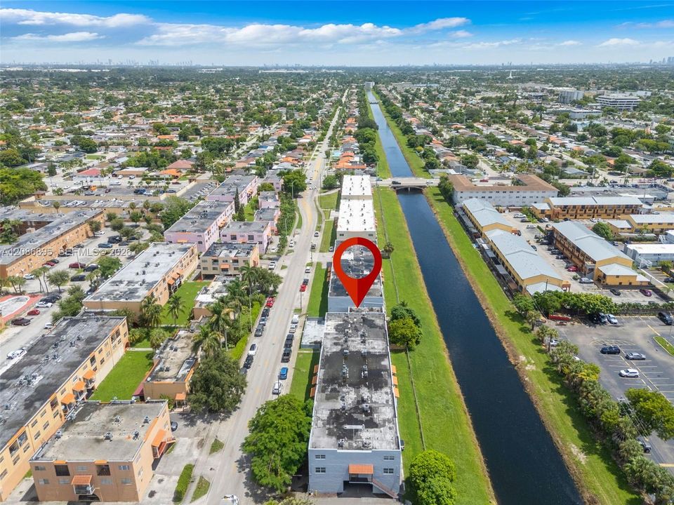 En Venta: $240,000 (2 camas, 2 baños, 1037 Pies cuadrados)