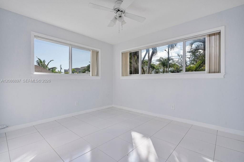 En Venta: $1,040,000 (3 camas, 2 baños, 1694 Pies cuadrados)