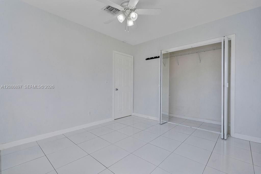 En Venta: $1,040,000 (3 camas, 2 baños, 1694 Pies cuadrados)