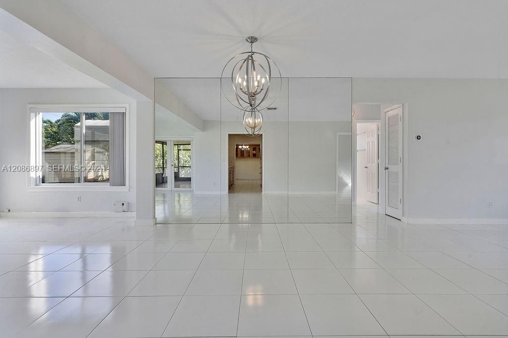 En Venta: $1,040,000 (3 camas, 2 baños, 1694 Pies cuadrados)