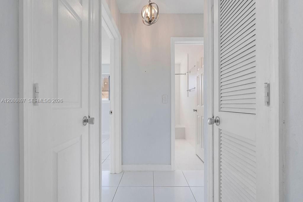 En Venta: $1,040,000 (3 camas, 2 baños, 1694 Pies cuadrados)