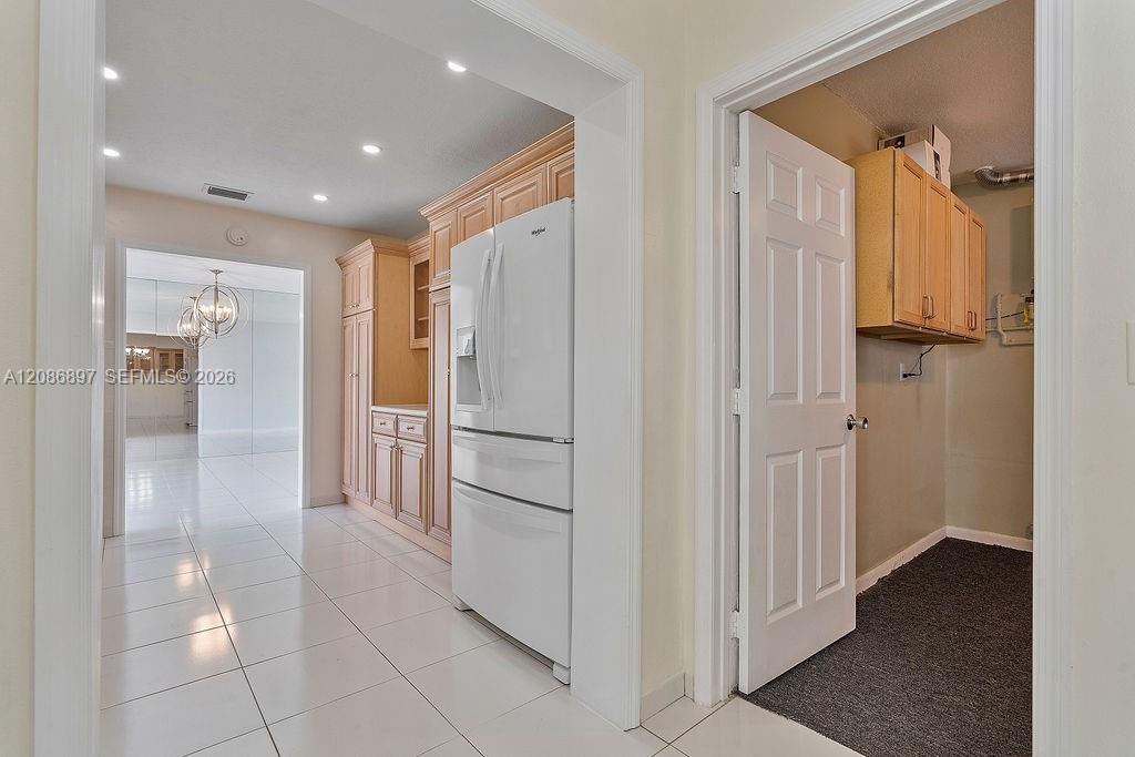 En Venta: $1,040,000 (3 camas, 2 baños, 1694 Pies cuadrados)