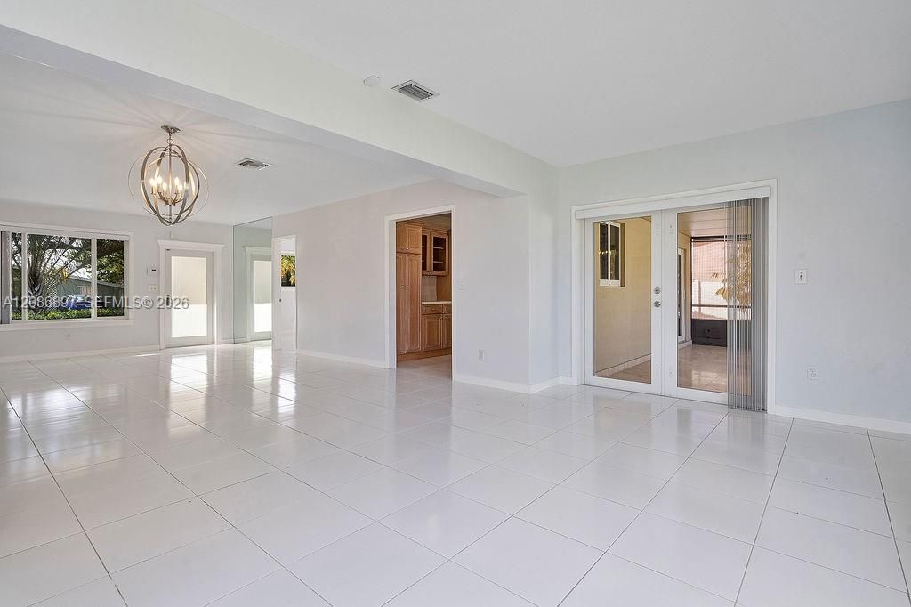 En Venta: $1,040,000 (3 camas, 2 baños, 1694 Pies cuadrados)