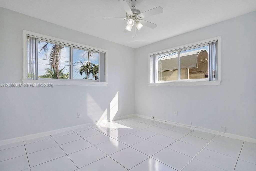 En Venta: $1,040,000 (3 camas, 2 baños, 1694 Pies cuadrados)