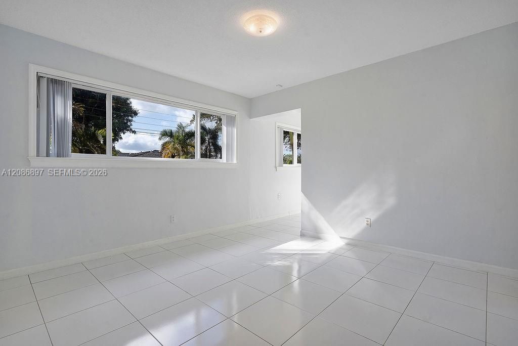 En Venta: $1,040,000 (3 camas, 2 baños, 1694 Pies cuadrados)