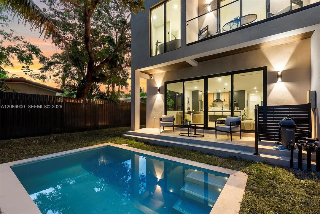 Active With Contract: $1,987,000 (4 beds, 3 baths, 2660 Square Feet)