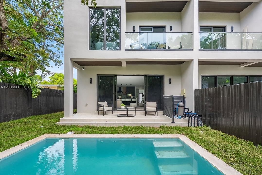 Active With Contract: $1,987,000 (4 beds, 3 baths, 2660 Square Feet)
