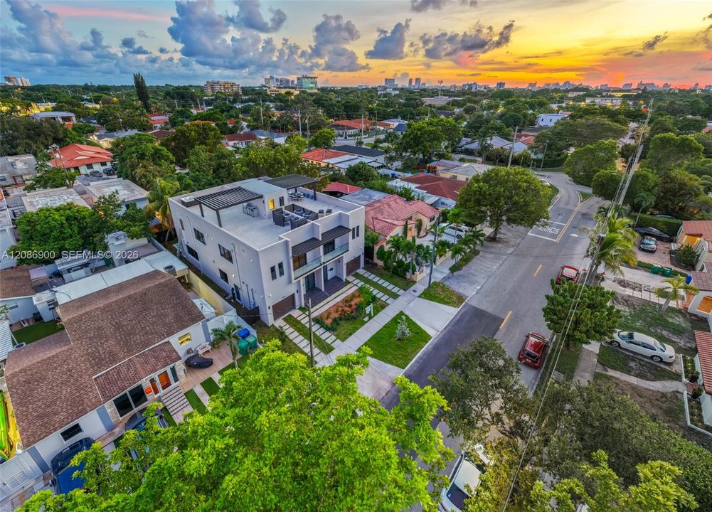 Active With Contract: $1,987,000 (4 beds, 3 baths, 2660 Square Feet)