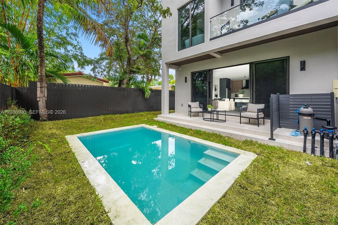 Active With Contract: $1,987,000 (4 beds, 3 baths, 2660 Square Feet)