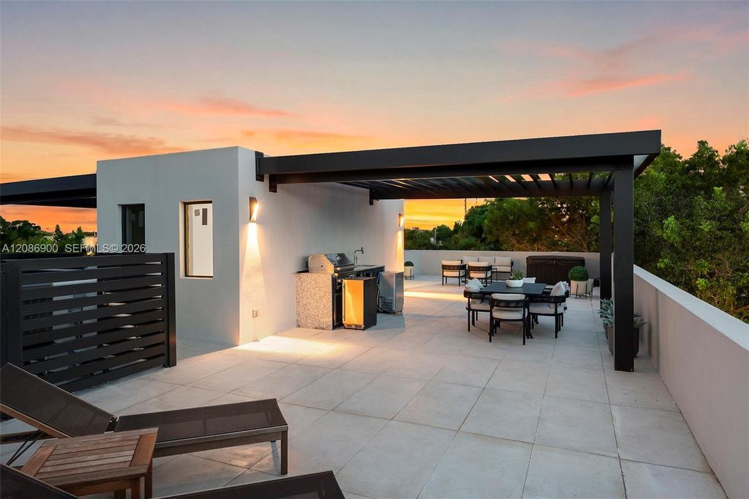 Active With Contract: $1,987,000 (4 beds, 3 baths, 2660 Square Feet)