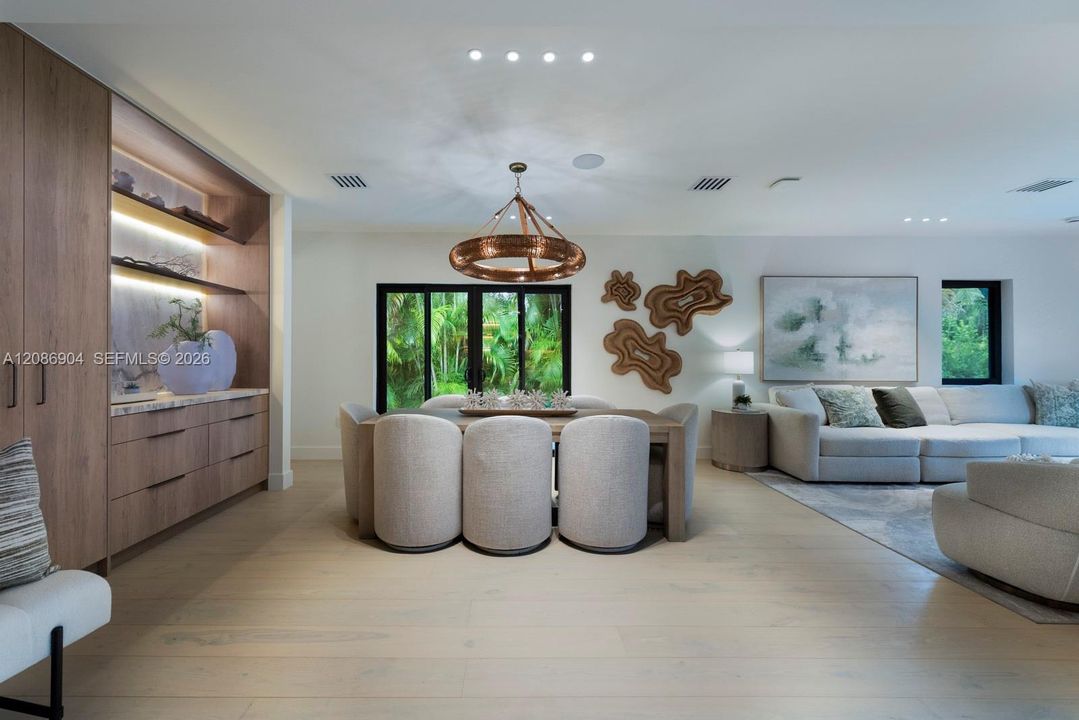 For Sale: $2,175,000 (2 beds, 3 baths, 2038 Square Feet)