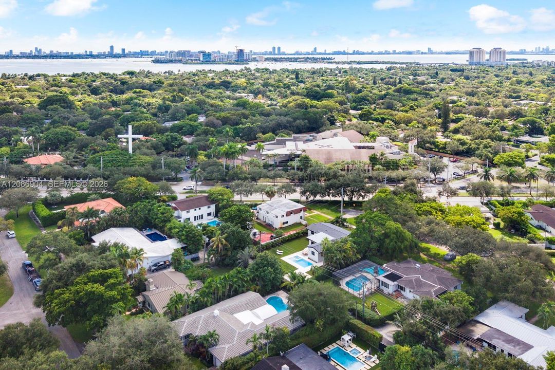 For Sale: $2,175,000 (2 beds, 3 baths, 2038 Square Feet)