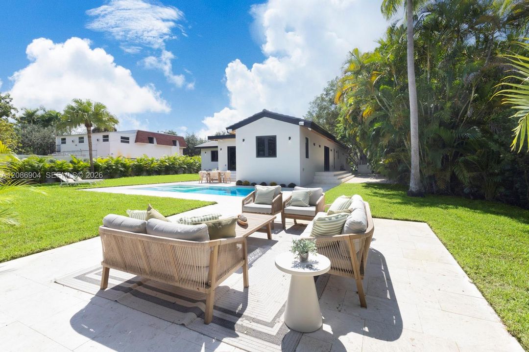 For Sale: $2,175,000 (2 beds, 3 baths, 2038 Square Feet)