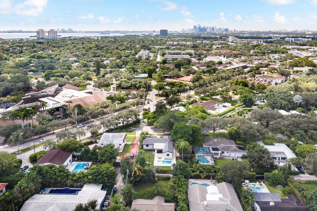 For Sale: $2,175,000 (2 beds, 3 baths, 2038 Square Feet)