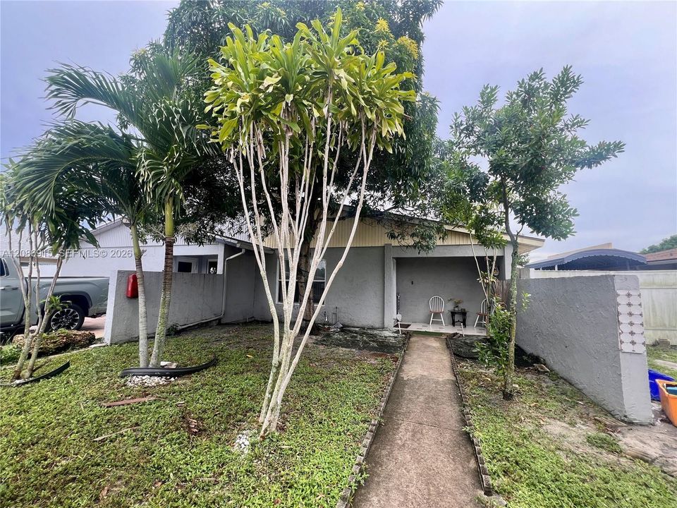 For Sale: $245,000 (2 beds, 2 baths, 1284 Square Feet)