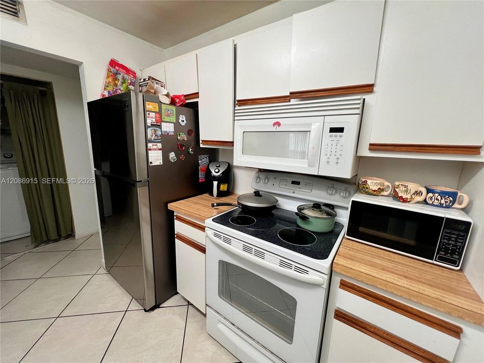For Sale: $245,000 (2 beds, 2 baths, 1284 Square Feet)