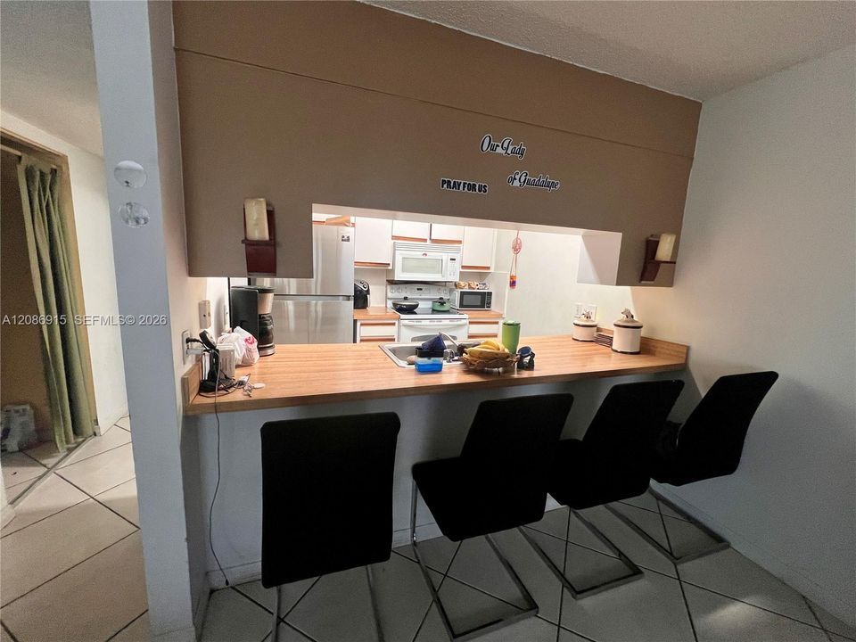 Kitchen bar