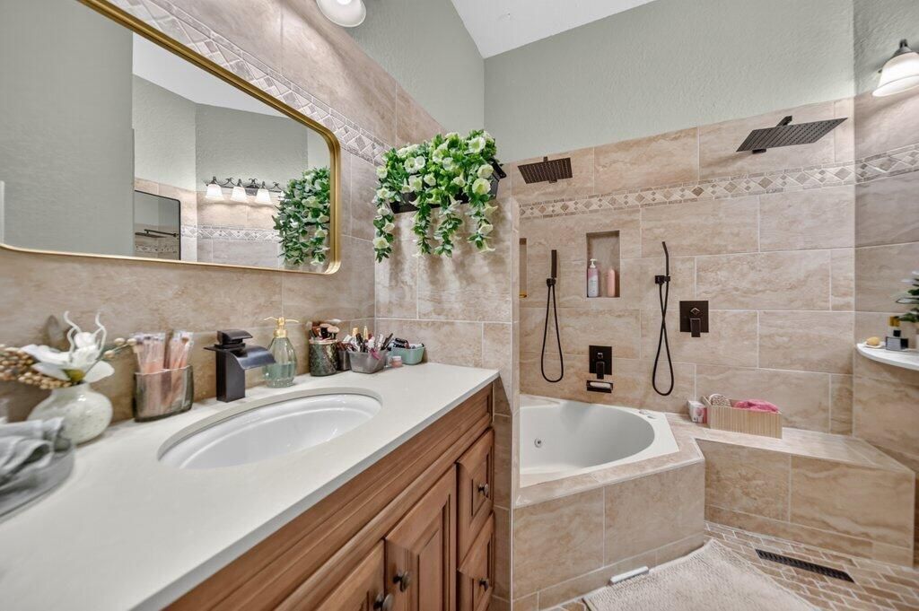 primarybath2.jpg-SMALL