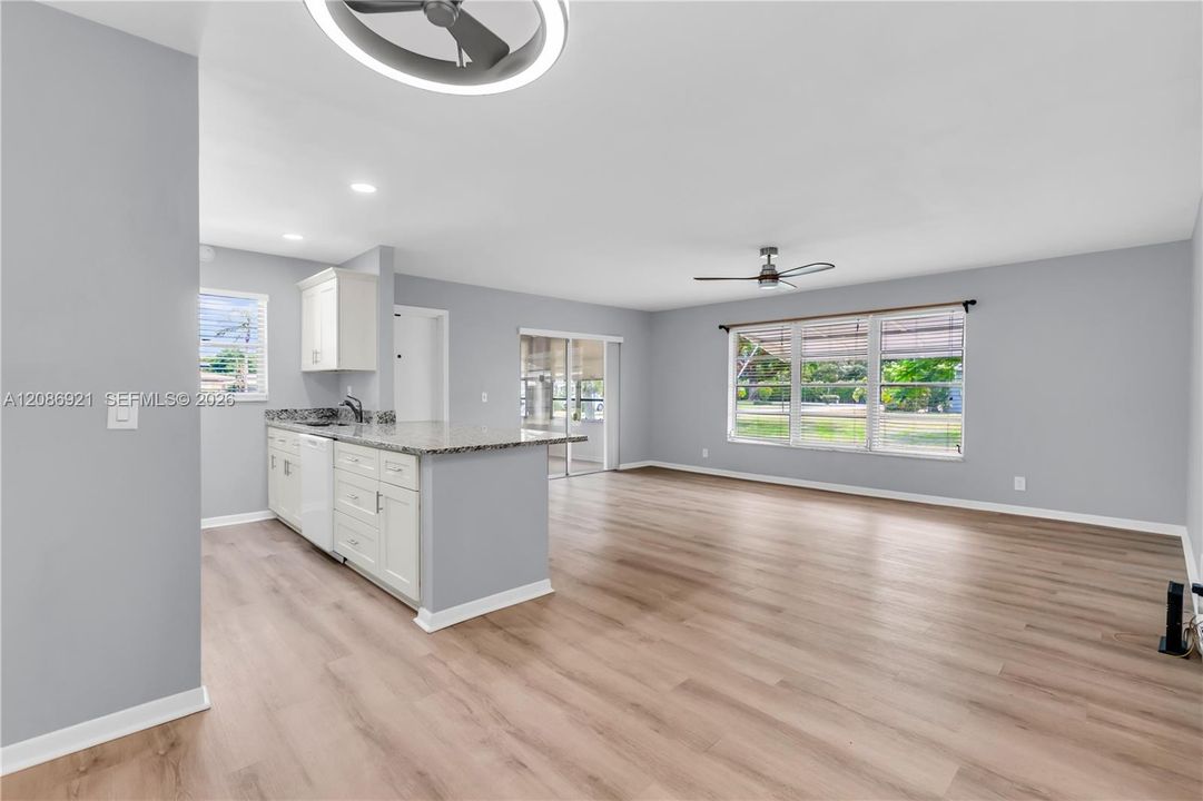 For Rent: $1,800 (2 beds, 2 baths, 1175 Square Feet)