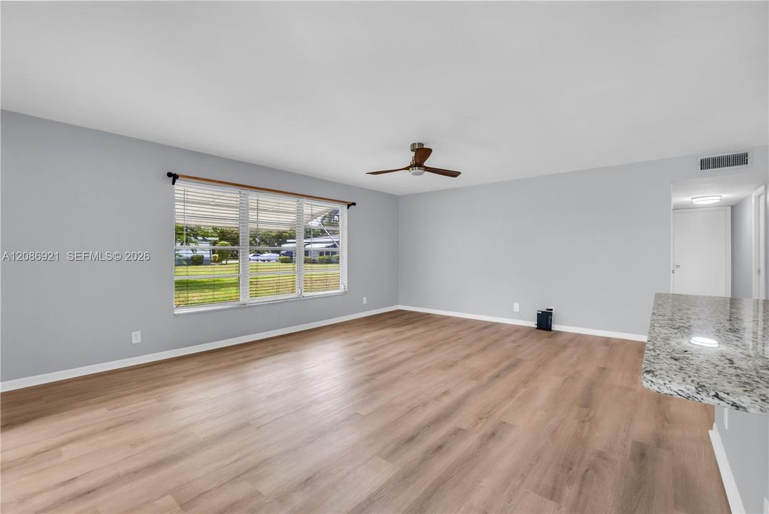 For Rent: $1,800 (2 beds, 2 baths, 1175 Square Feet)