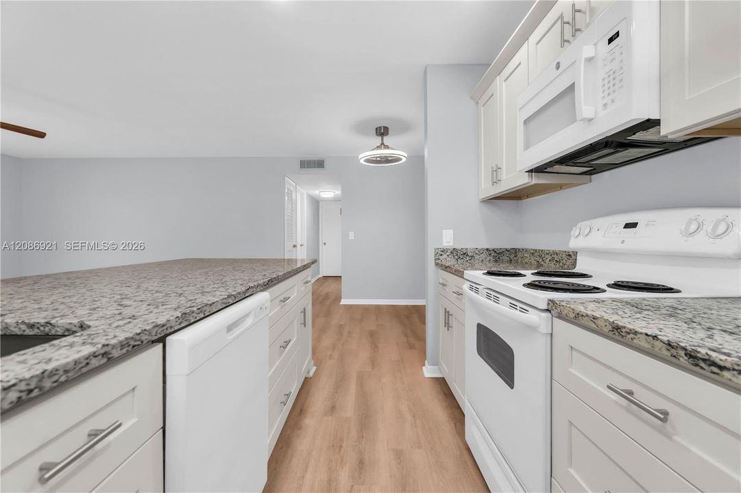 For Rent: $1,800 (2 beds, 2 baths, 1175 Square Feet)