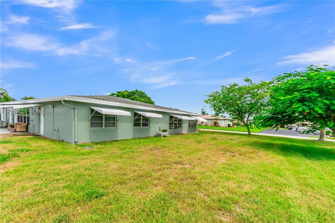 For Rent: $1,800 (2 beds, 2 baths, 1175 Square Feet)