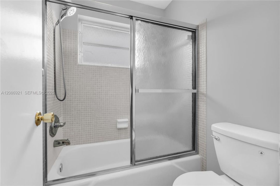 For Rent: $1,800 (2 beds, 2 baths, 1175 Square Feet)