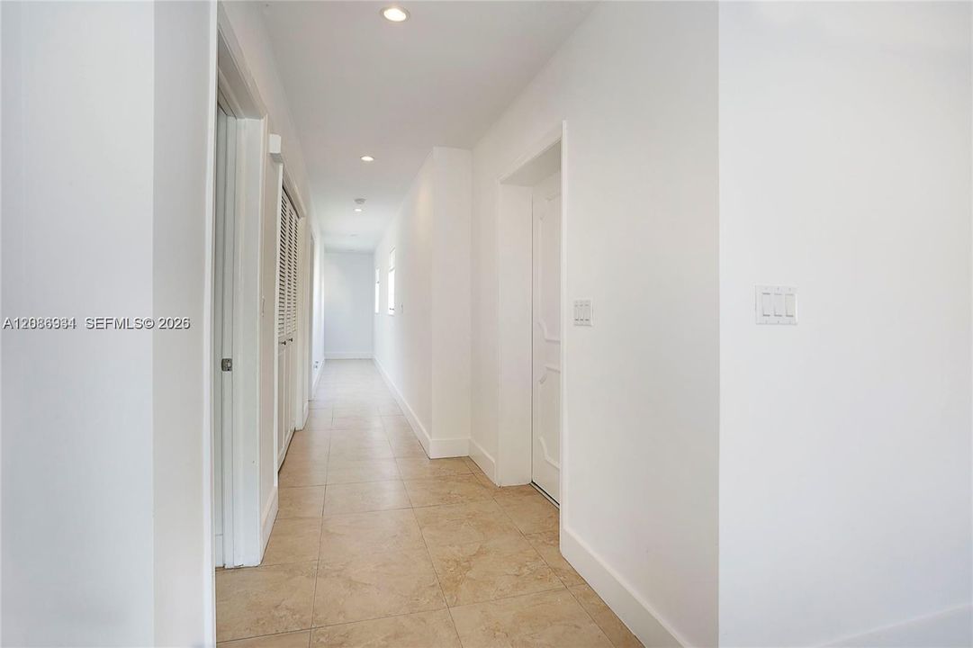 En Renta: $4,900 (3 camas, 2 baños, 2000 Pies cuadrados)