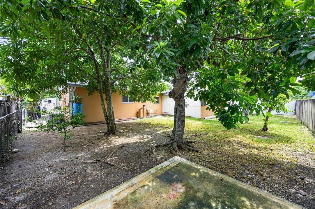 На продажу: $649,900 (4 спален, 2 ванн, 1734 Квадратных фут)