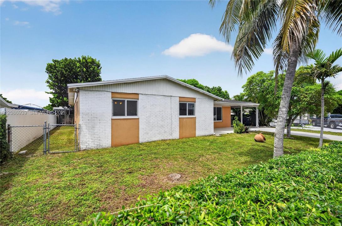 На продажу: $649,900 (4 спален, 2 ванн, 1734 Квадратных фут)