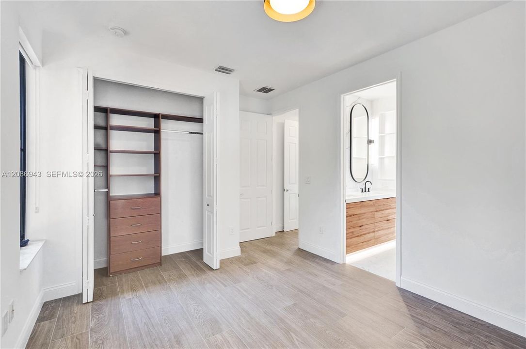 В аренду: $10,500 (4 спален, 3 ванн, 2863 Квадратных фут)