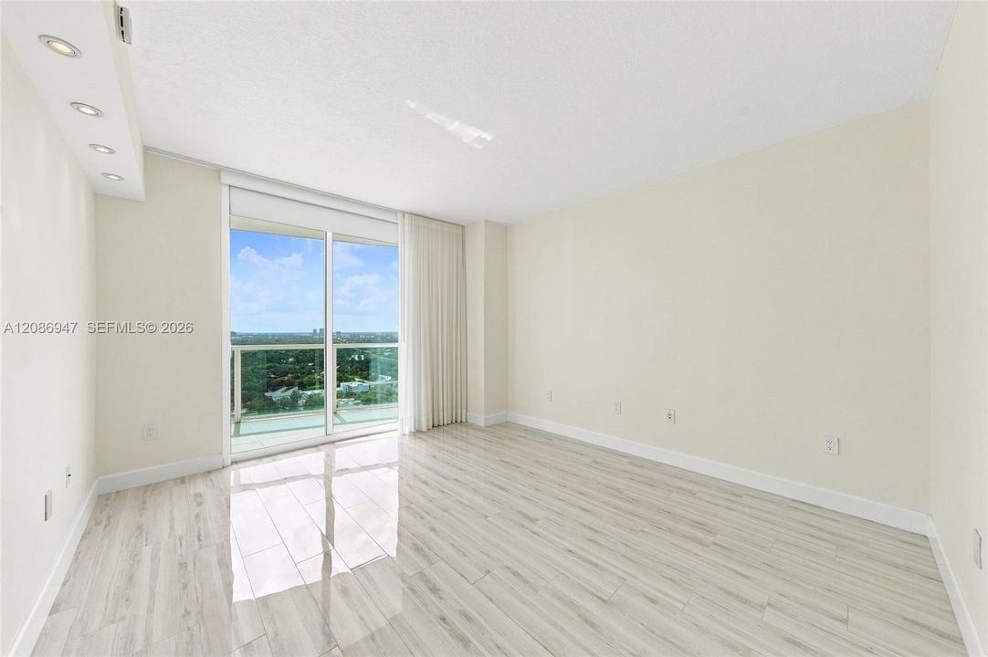 待售: $860,000 (2 贝兹, 2 浴室, 1188 平方英尺)