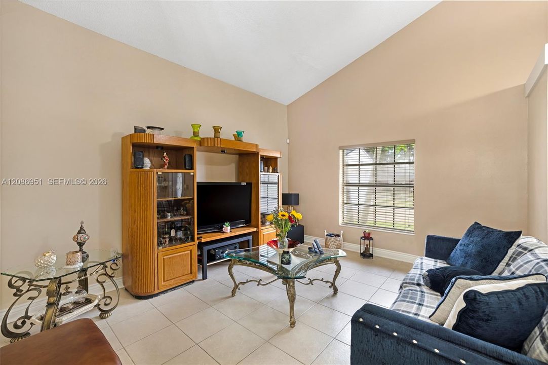 En Venta: $519,000 (3 camas, 2 baños, 1425 Pies cuadrados)