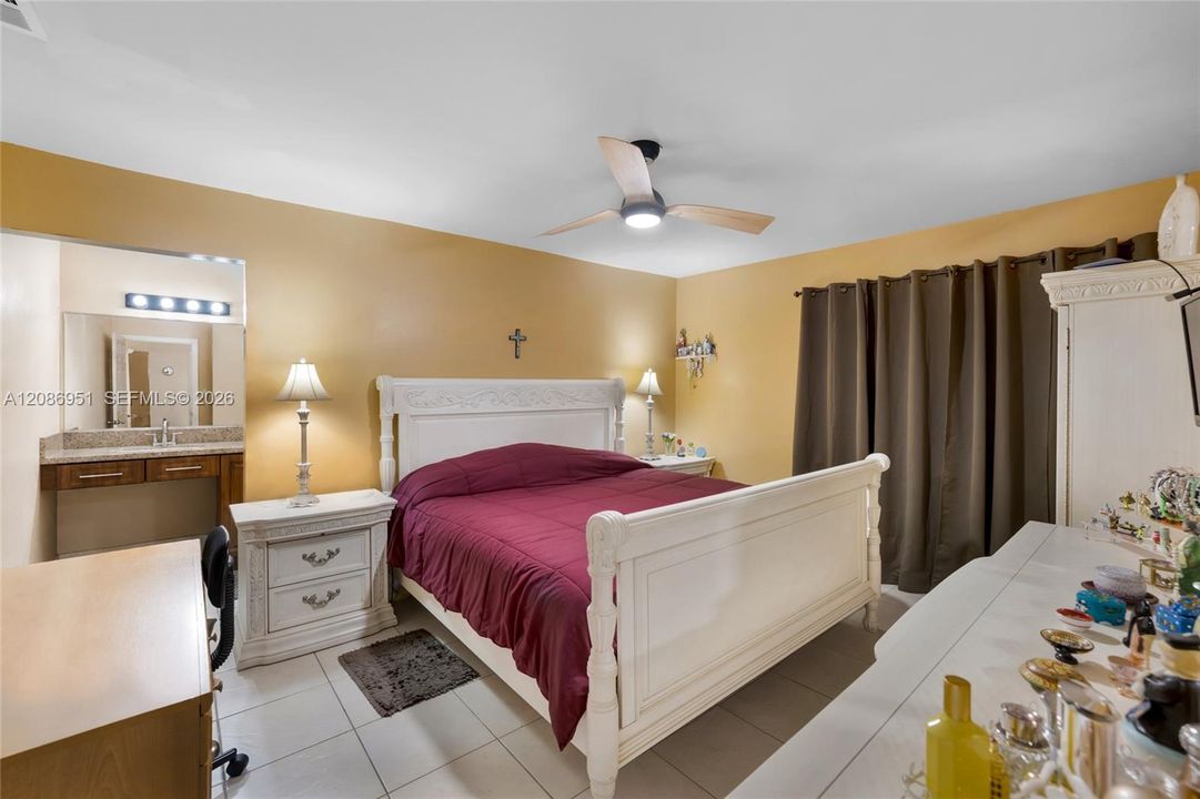 En Venta: $519,000 (3 camas, 2 baños, 1425 Pies cuadrados)