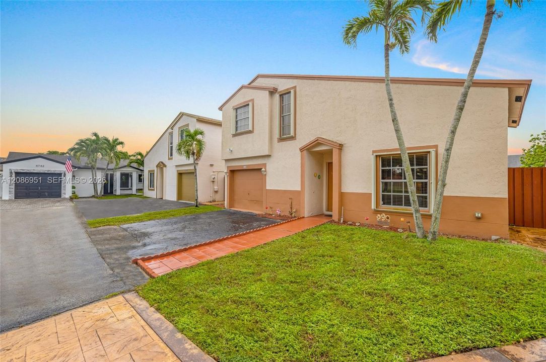 En Venta: $519,000 (3 camas, 2 baños, 1425 Pies cuadrados)