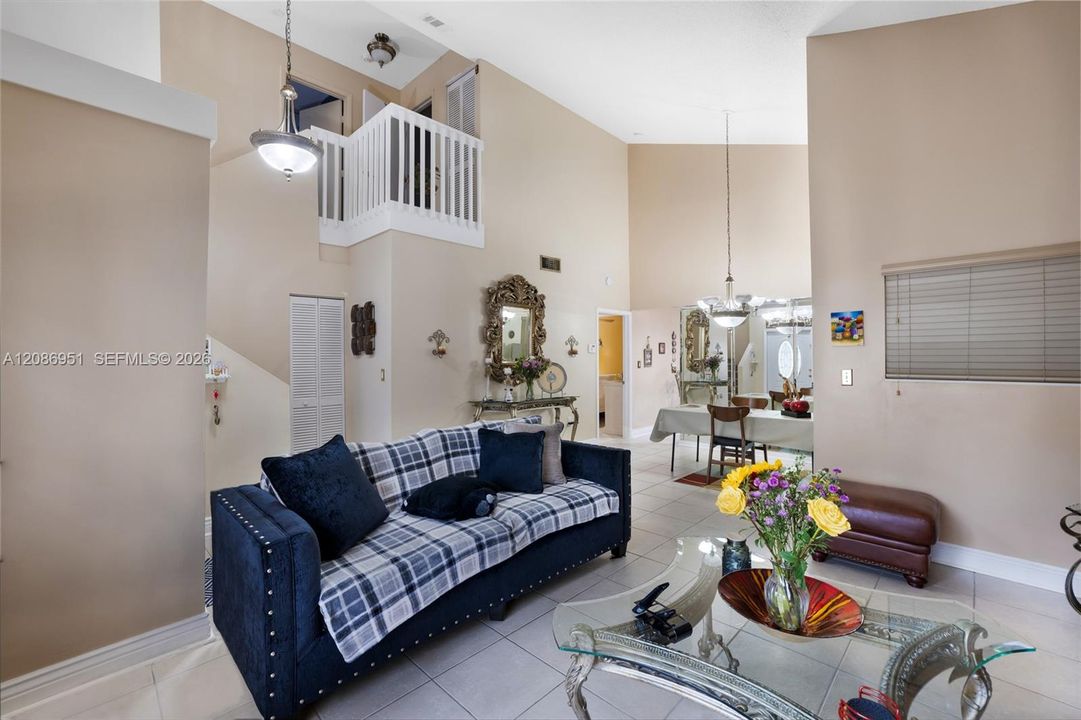 En Venta: $519,000 (3 camas, 2 baños, 1425 Pies cuadrados)