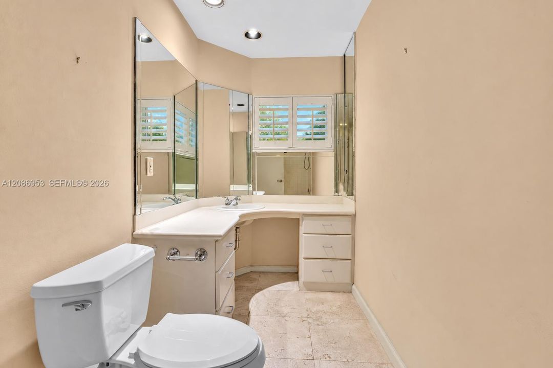 For Rent: $22,000 (3 beds, 3 baths, 2471 Square Feet)