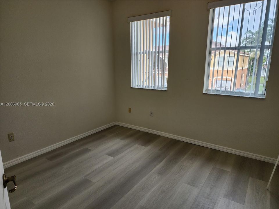 En Venta: $379,900 (3 camas, 2 baños, 1572 Pies cuadrados)
