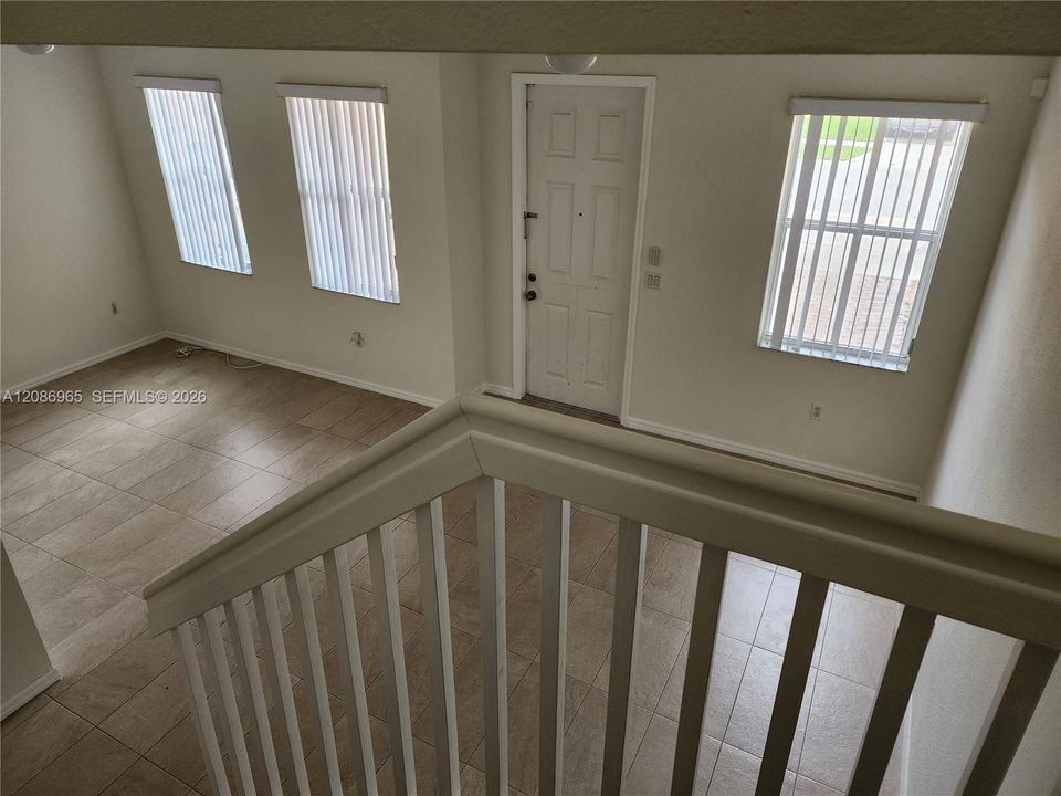En Venta: $379,900 (3 camas, 2 baños, 1572 Pies cuadrados)