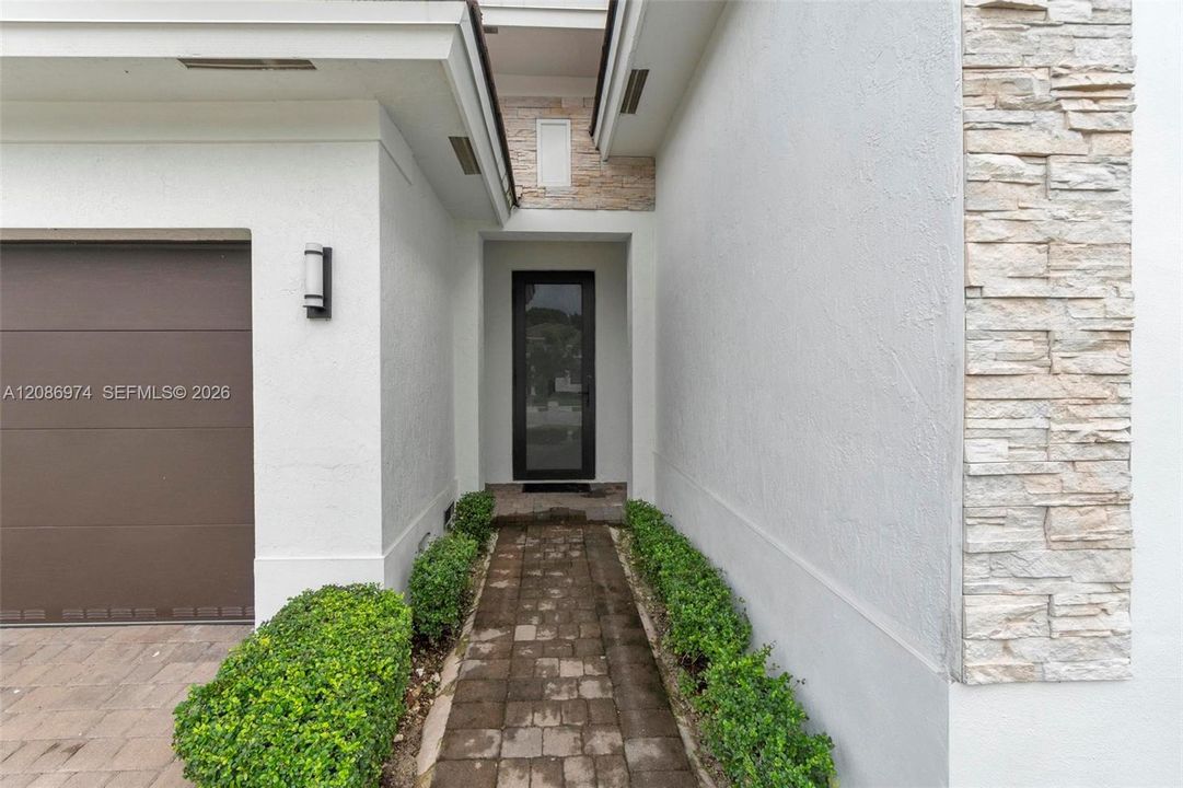 For Rent: $4,300 (4 beds, 3 baths, 1997 Square Feet)