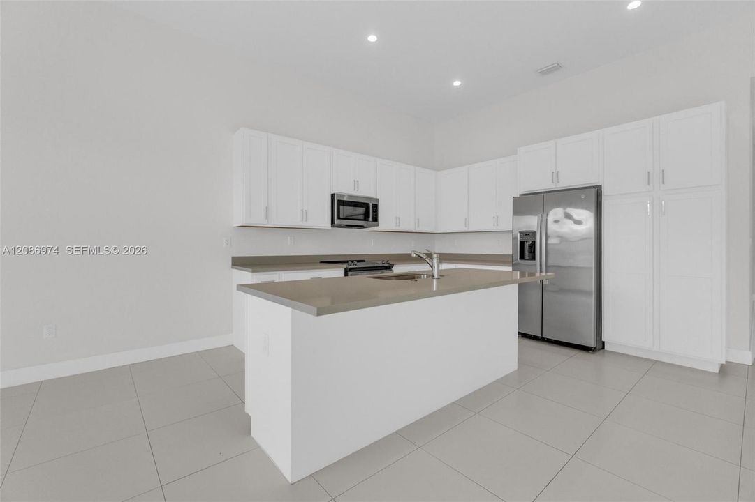 For Rent: $4,300 (4 beds, 3 baths, 1997 Square Feet)