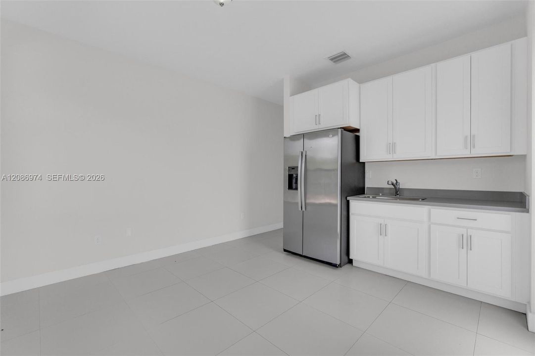 For Rent: $4,300 (4 beds, 3 baths, 1997 Square Feet)