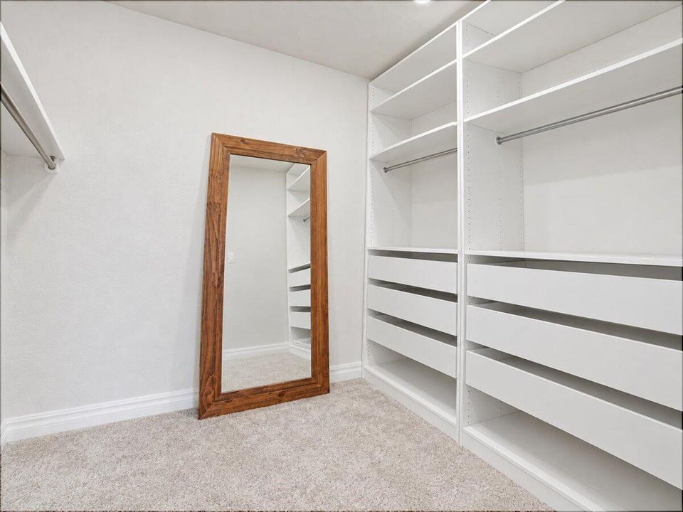 20-Bedroom3-Closet