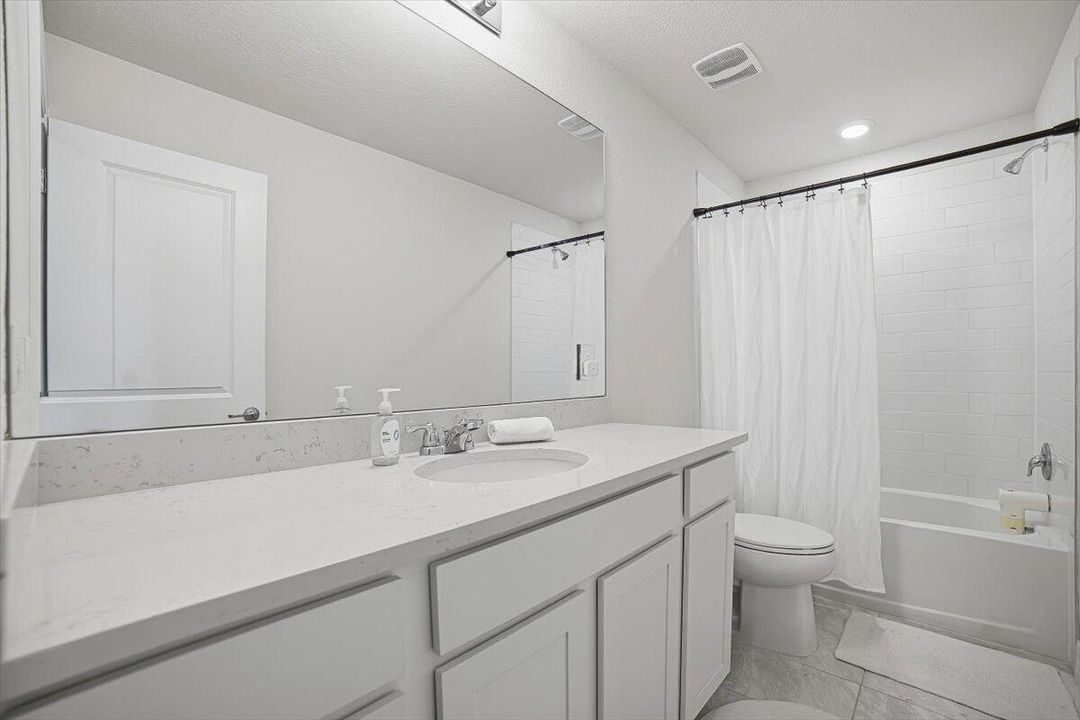 11-Bathroom2