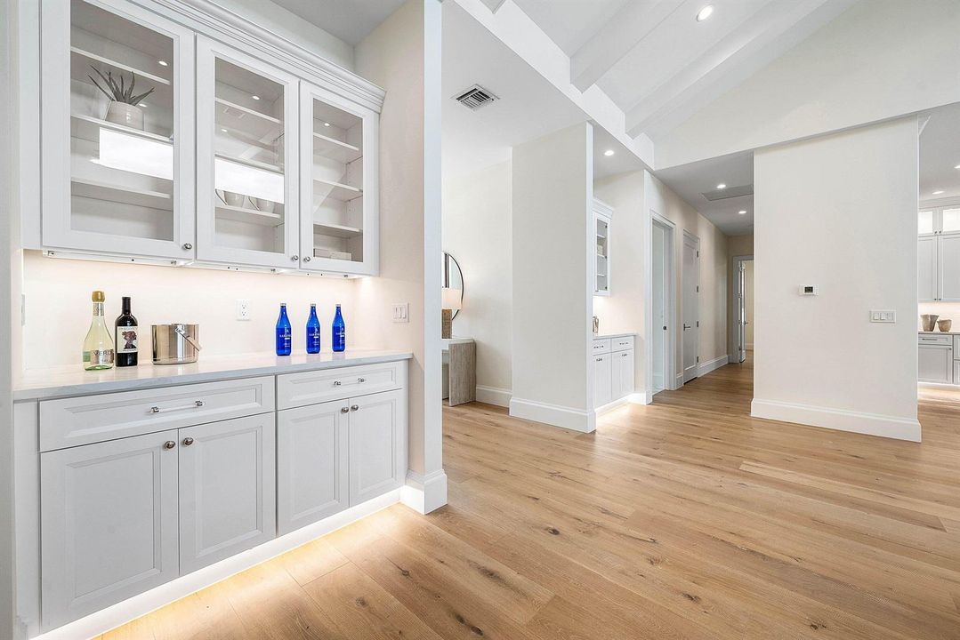 Dry Bar
